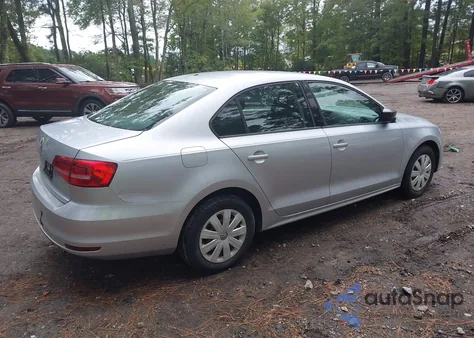 2015 Volkswagen Jetta 2.0L S z USA, uszkodzony, nr VIN 3VW2K7AJ9FM297436